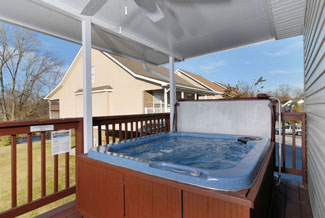 Pigeon Forge Chalet Covered Porch Area Hot Tub